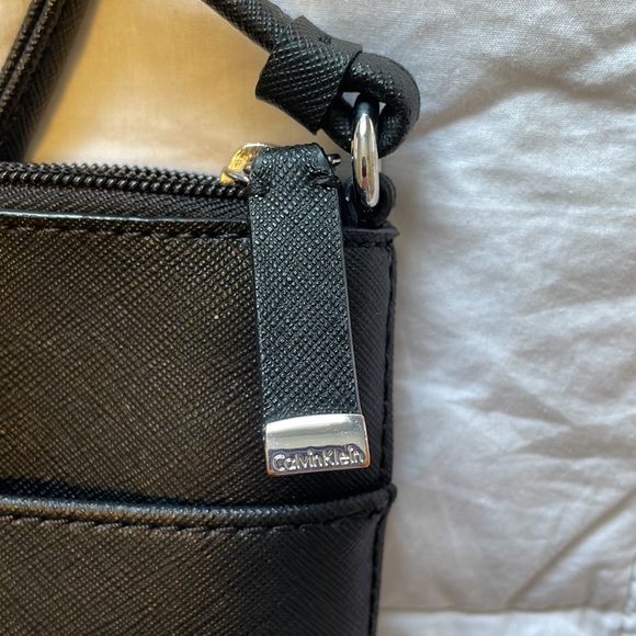 Calvin Klein Black Crossbody Purse - Picture 3 of 7